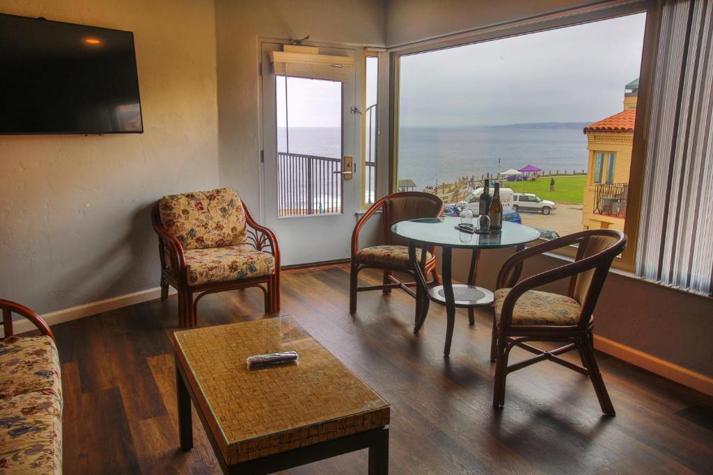 Pantai Inn photo