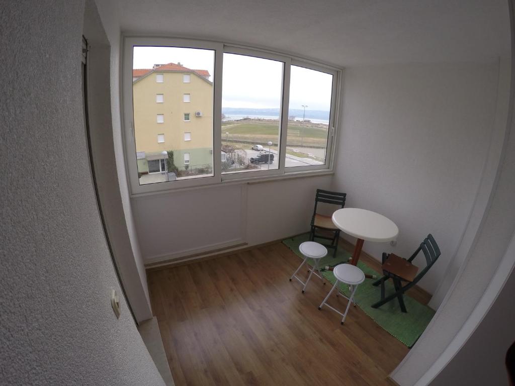 Fotografia z galérie ubytovania Apartments with WiFi Omis - 12525 v Omise