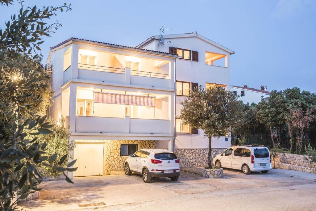 Fotografie z fotogalerie ubytování Apartments with a parking space Mandre, Pag - 12722 v destinaci Kolan