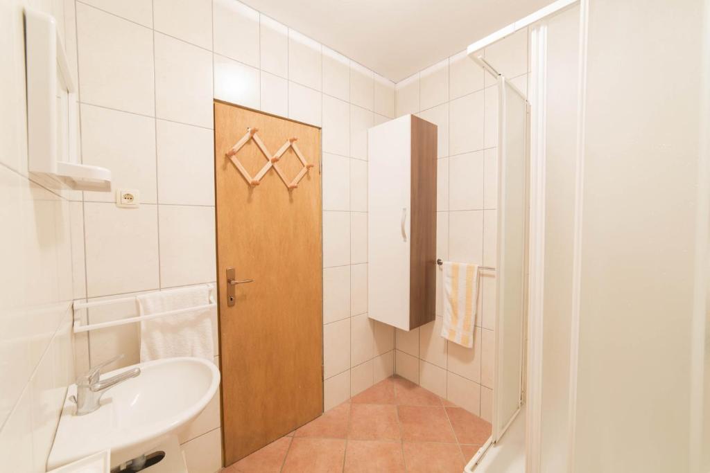 Fotografie z fotogalerie ubytování Apartments with a parking space Mandre, Pag - 12722 v destinaci Kolan