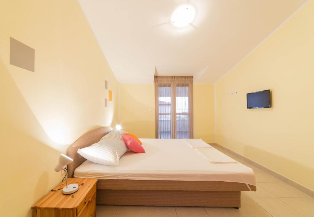 Fotografie z fotogalerie ubytování Apartments with a parking space Mandre, Pag - 12722 v destinaci Kolan