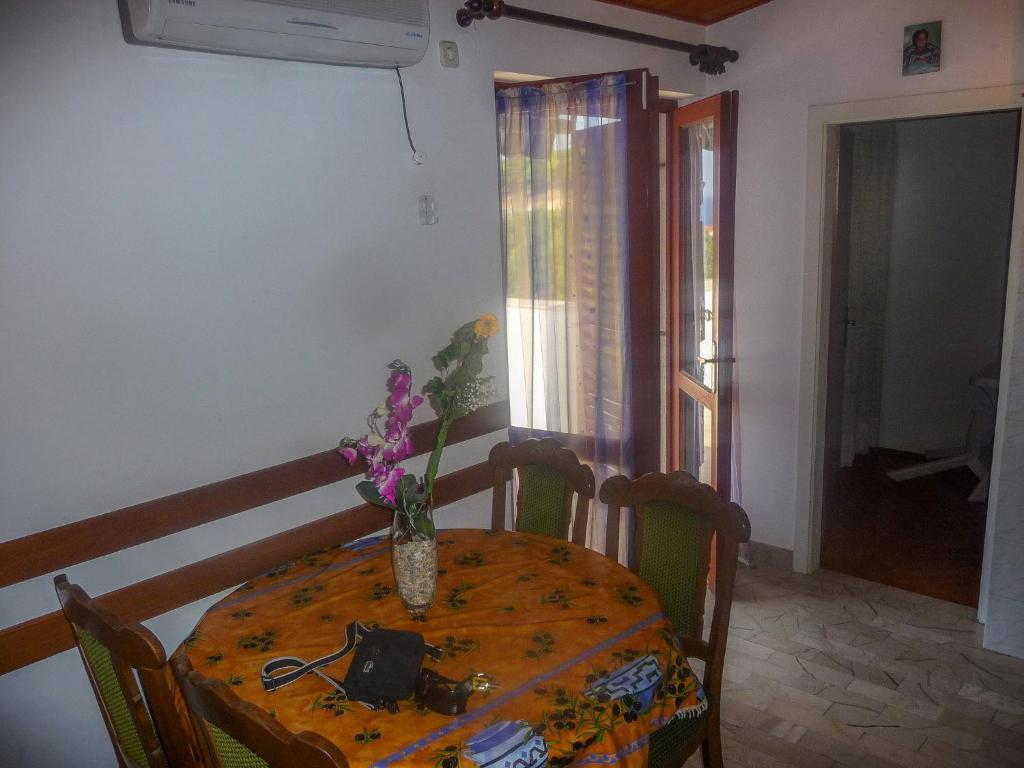 Fotografie z fotogalerie ubytování Apartments by the sea Stanici, Omis - 12723 v Omiši