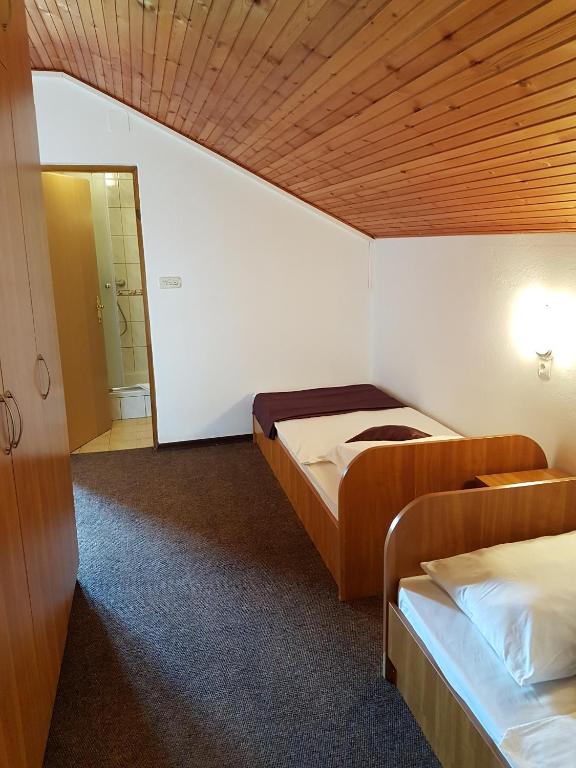 Fotografia z galérie ubytovania Rooms with a parking space Grabovac, Plitvice - 12835 v Rakovici