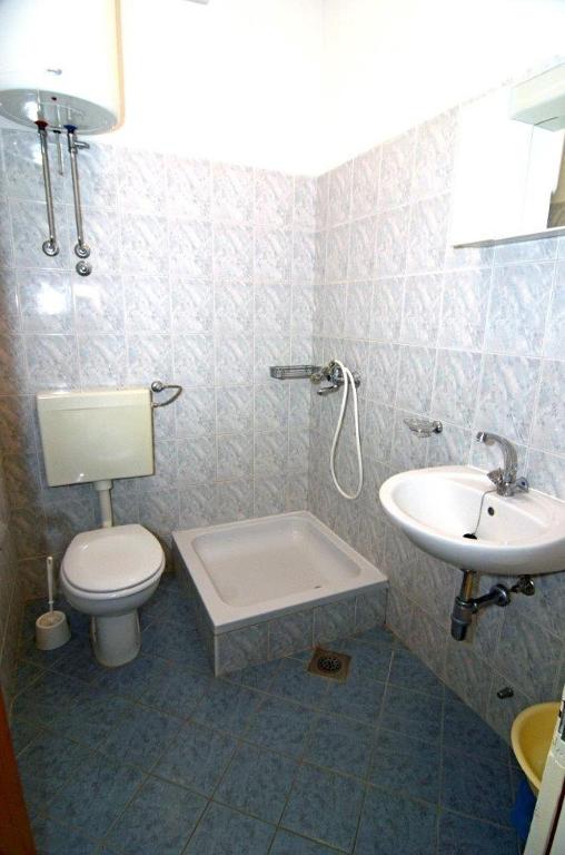 Kúpeľňa v ubytovaní Studio Makarska 12211b