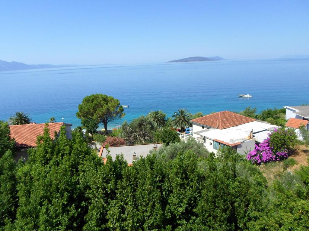 Fotografie z fotogalerie ubytování Apartments by the sea Zaostrog, Makarska - 12935 v destinaci Podaca
