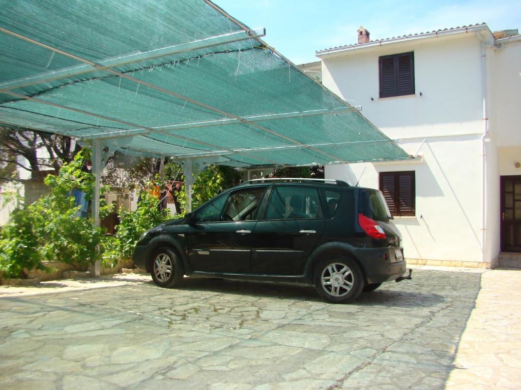 Fotografie z fotogalerie ubytování Apartments and rooms with parking space Pag - 13060 v destinaci Pag