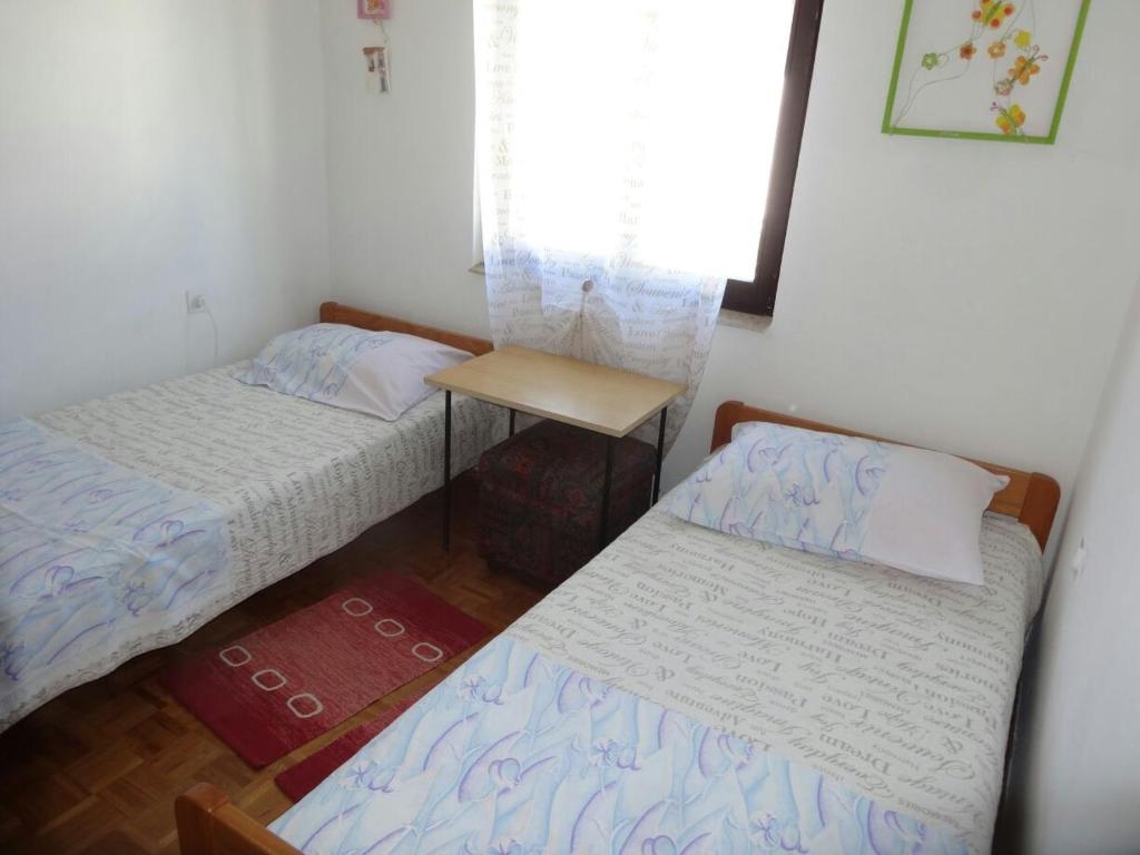 Zdjęcie z galerii obiektu Apartments with a parking space Sabunike, Zadar - 13150 w Nin
