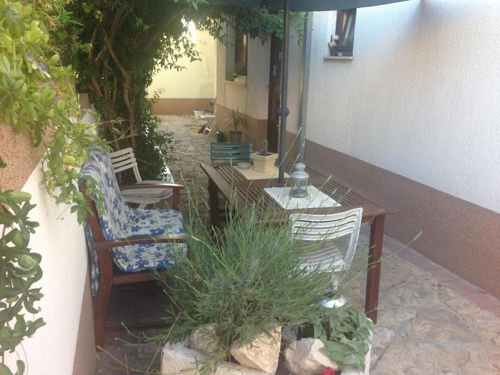 Fotografia z galérie ubytovania Apartments by the sea Trogir - 13167 v Trogiri
