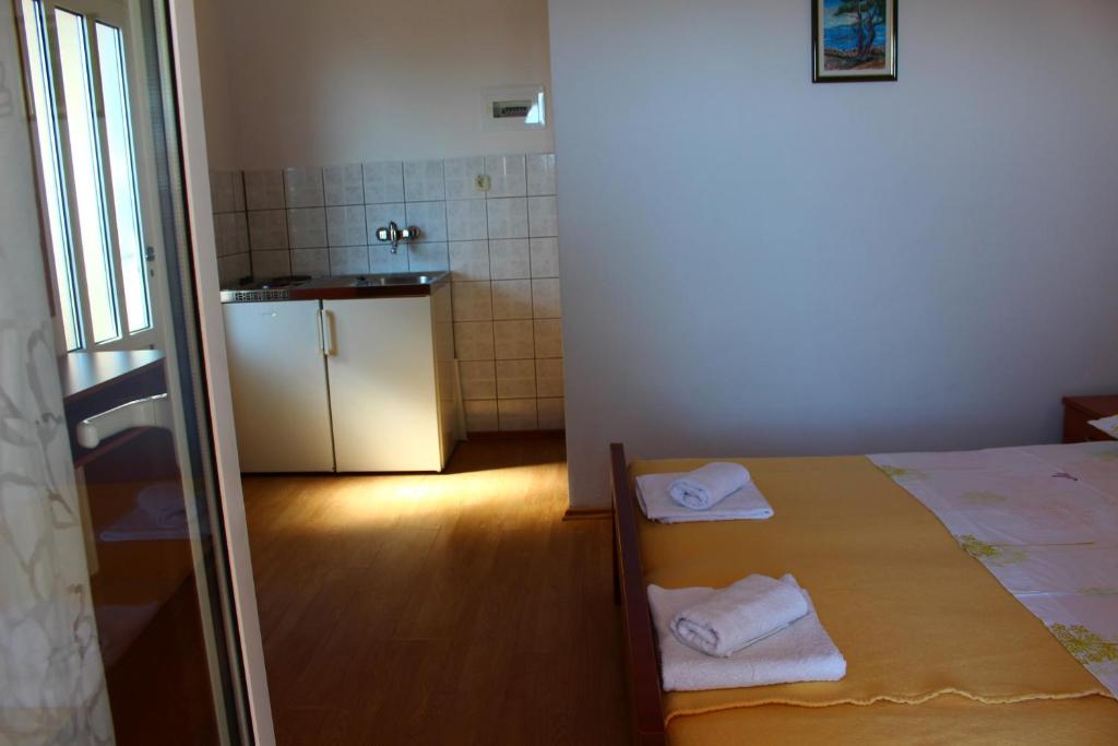 Fotografie z fotogalerie ubytování Apartments by the sea Sveta Nedilja, Hvar - 13176 v destinaci Jelsa