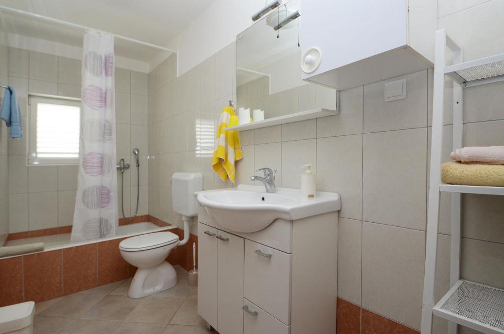 Koupelna v ubytování Apartments by the sea Karbuni, Korcula - 13217