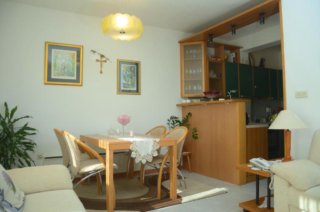 Fotografia z galérie ubytovania Apartments with a parking space Split - 13335 v Splite