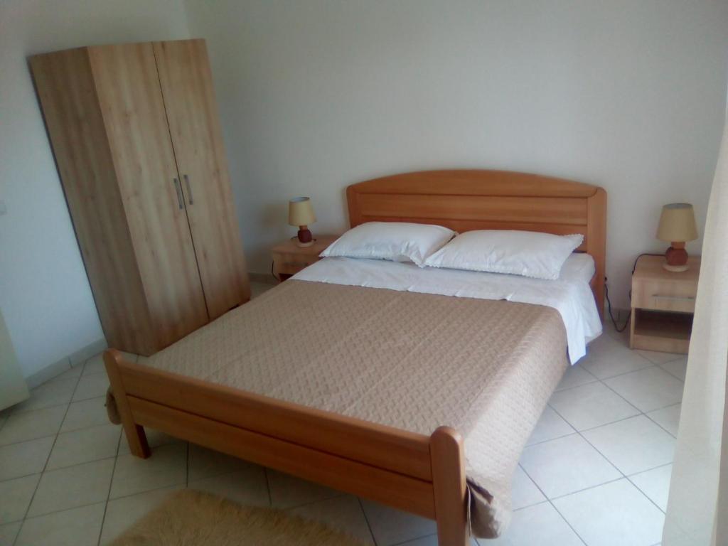 Posteľ alebo postele v izbe v ubytovaní Apartments with parking spaces Jelsa, Hvar - 13513
