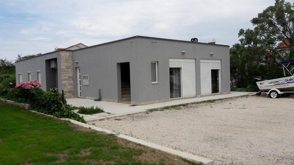 Budova, v ktorej sa apartmán nachádza