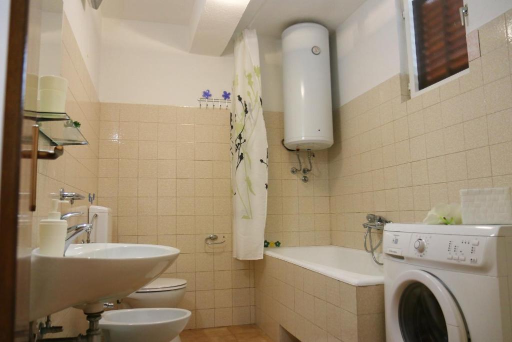 Fotografia z galérie ubytovania Apartments with a parking space Split - 13579 v Splite