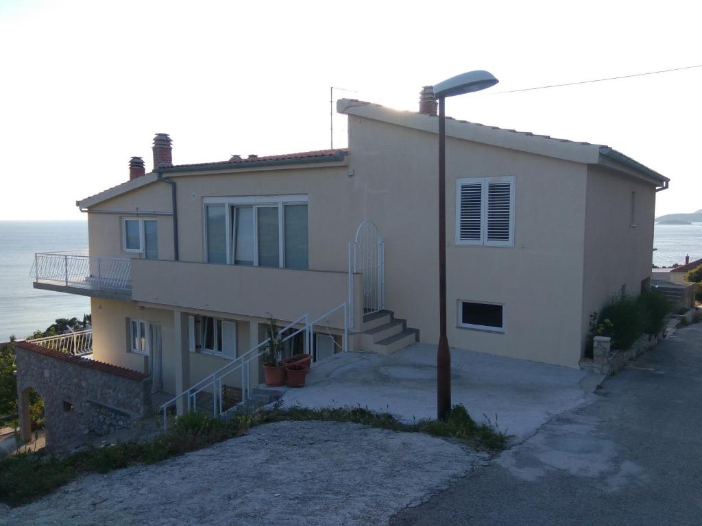Apartments with parking space Bilo, Primosten - 13612