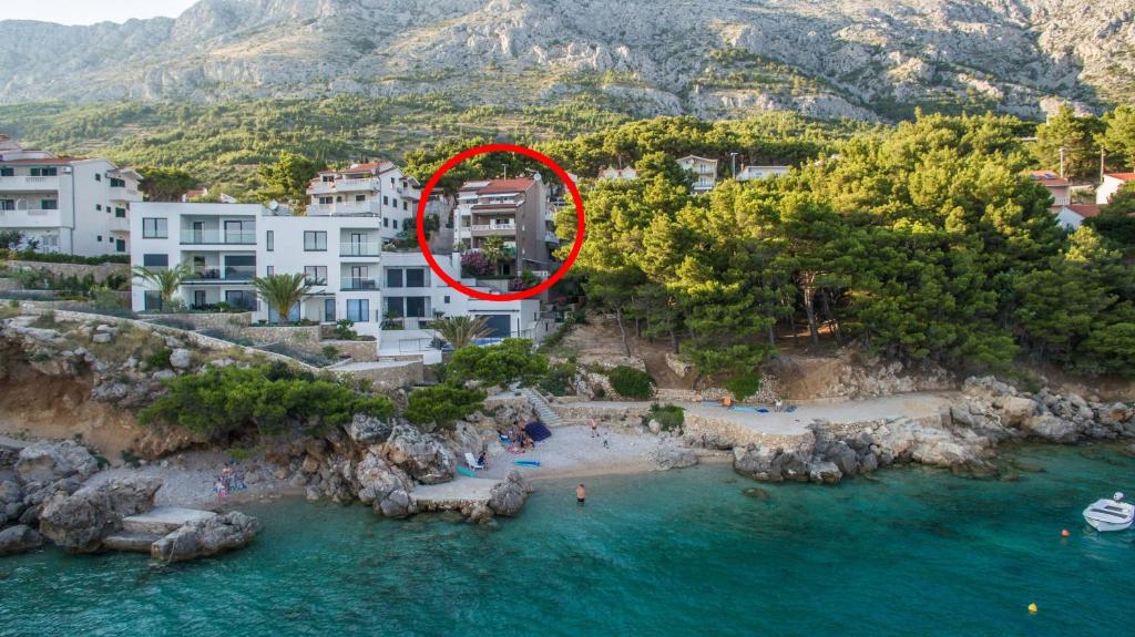 Fotografie z fotogalerie ubytování Apartments by the sea Medici, Omis - 13634 v destinaci Mimice