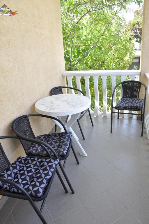 Balkón alebo terasa v ubytovaní Apartment Vir 13686b