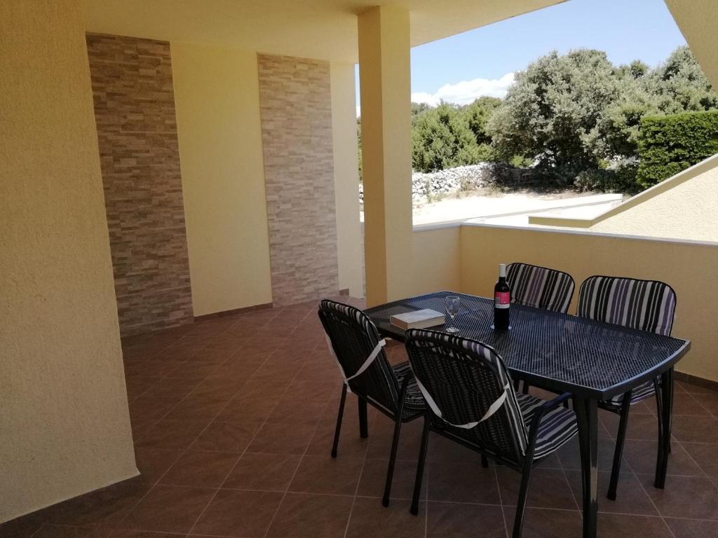 Zdjęcie z galerii obiektu Apartment Mandre 12409c w mieście Kolan