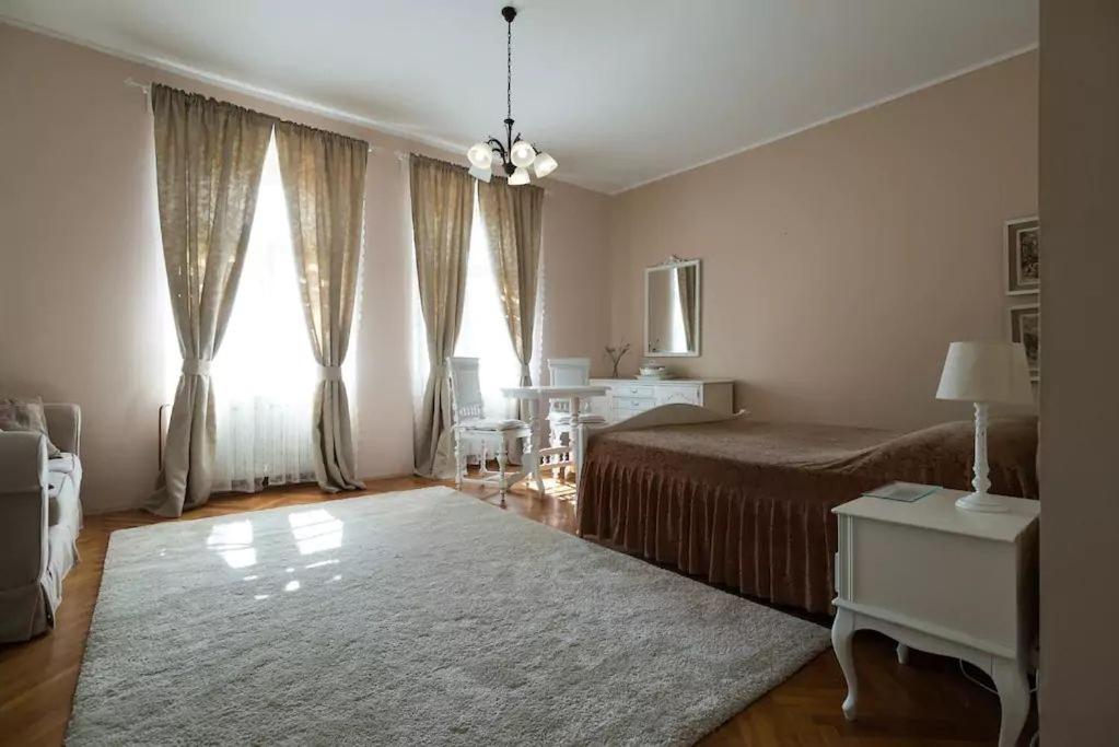 Posteľ alebo postele v izbe v ubytovaní Apartments with a parking space Pula - 14565