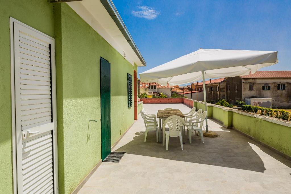 Balkón nebo terasa v ubytování Apartments by the sea Kastel Stari, Kastela - 14577