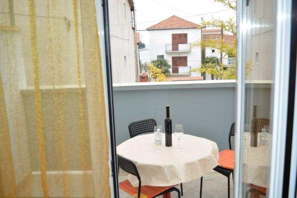 Zdjęcie z galerii obiektu Apartments by the sea Pakostane, Biograd - 14658 w Pakoštane
