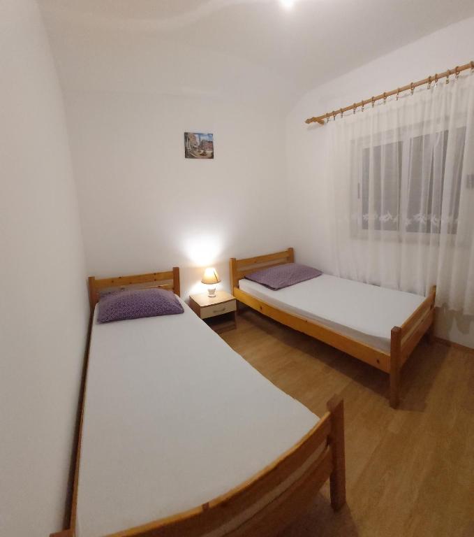 Zdjęcie z galerii obiektu Seaside holiday house Tkon, Pasman - 14664 w mieście Tkon