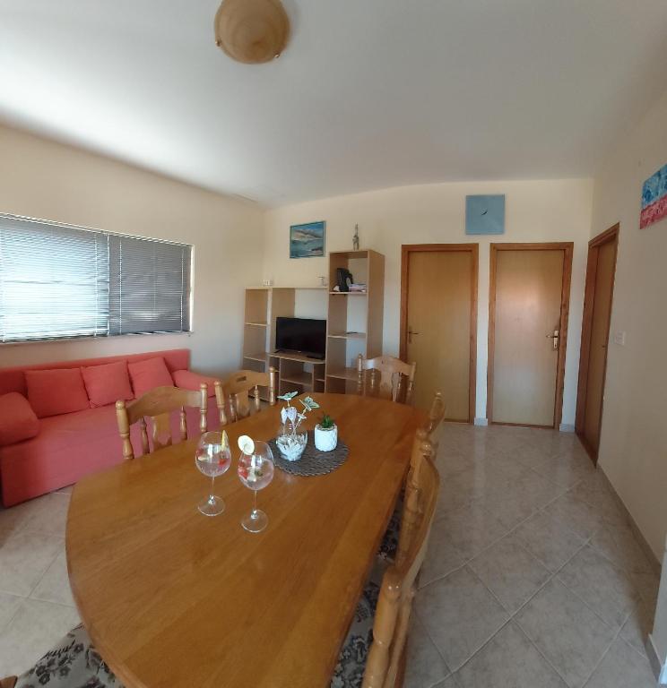 Zdjęcie z galerii obiektu Seaside holiday house Tkon, Pasman - 14664 w mieście Tkon
