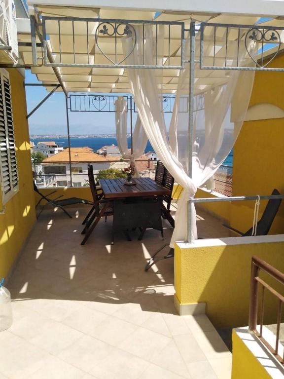 Balkón nebo terasa v ubytování Apartments by the sea Kali, Ugljan - 14679