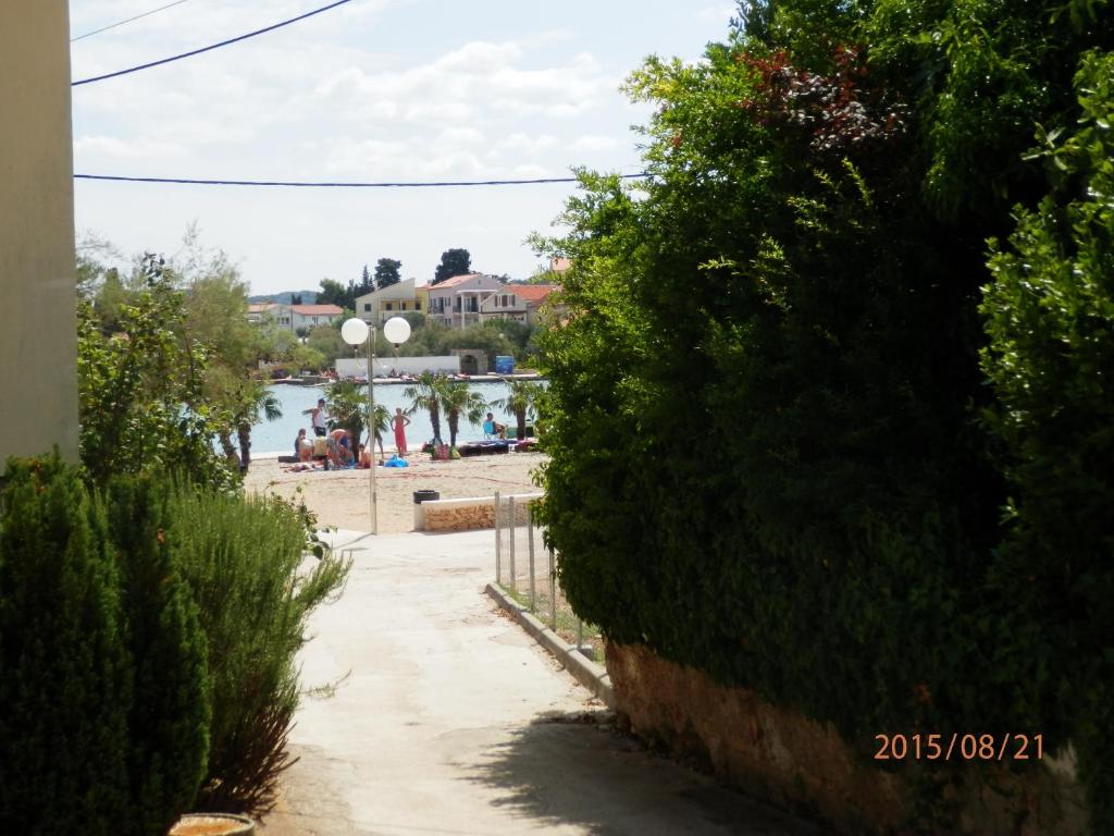 Fotografie z fotogalerie ubytování Family friendly seaside apartments Preko, Ugljan - 14692 v destinaci Preko