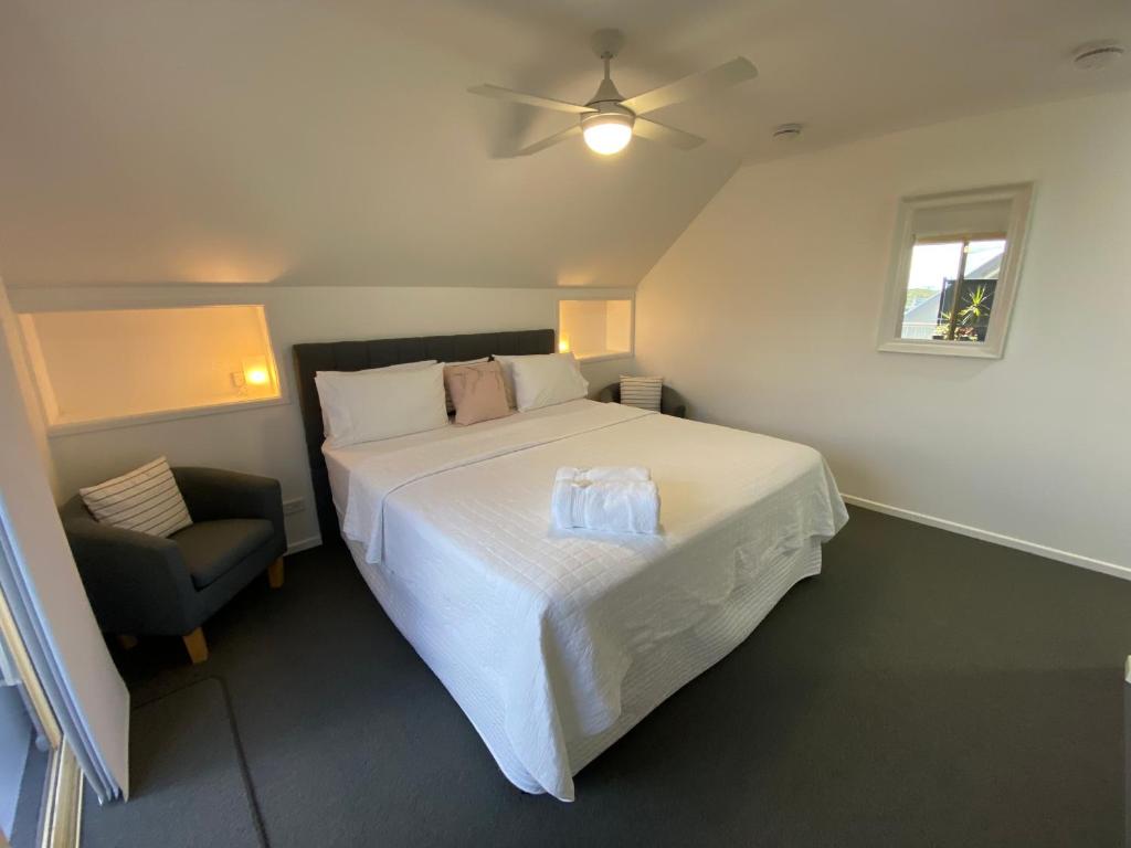 Rainbow Beach Dream Studio Motel Style Apartment - Deluxe King Studio
