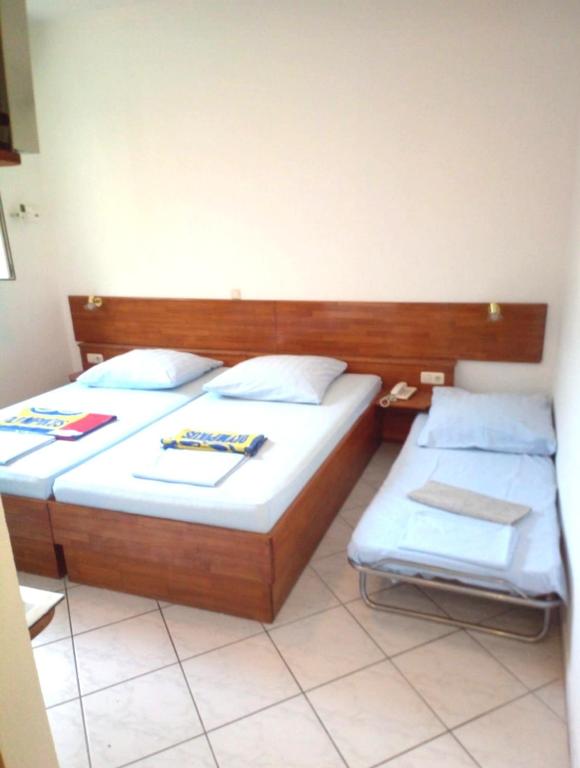 Fotografia z galérie ubytovania Apartments and rooms by the sea Stanici, Omis - 14782 v Omise