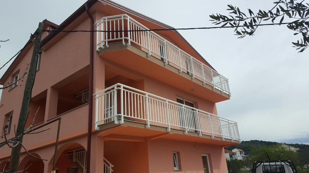 Balkón alebo terasa v ubytovaní Apartments with parking spaces Poljica, Trogir - 14803