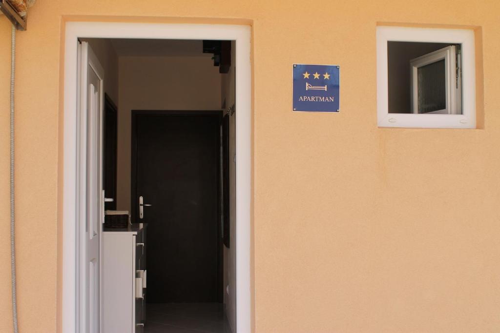 Zdjęcie z galerii obiektu Apartments by the sea Mandre, Pag - 14918 w mieście Mandre