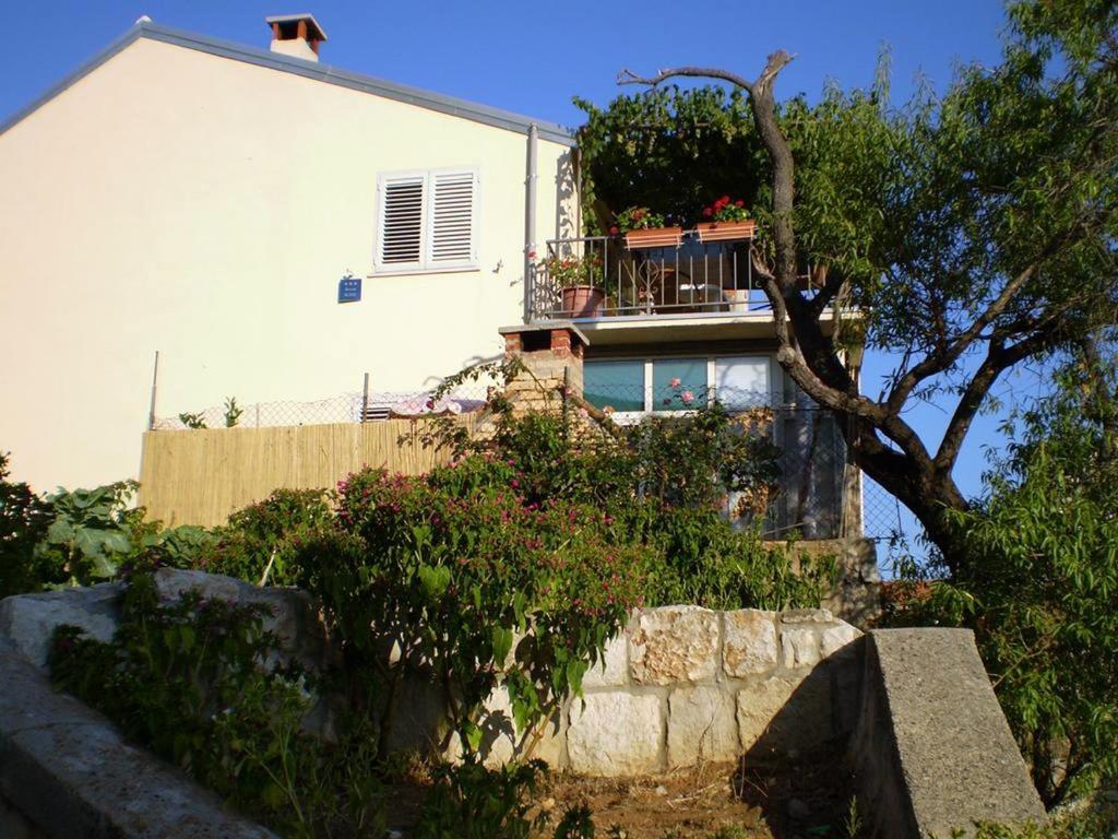 Fotografie z fotogalerie ubytování Apartments with WiFi Lastovo - 14990 v destinaci Lastovo