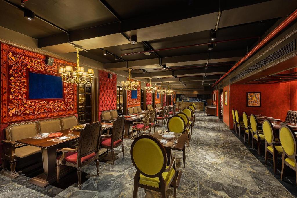 Restaurace v ubytování Hotel Hillock Ahmedabad