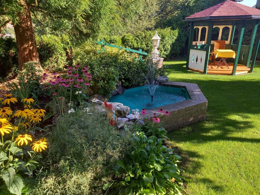 Zahrada ubytování Schedlers Löwenhotel-GARNI