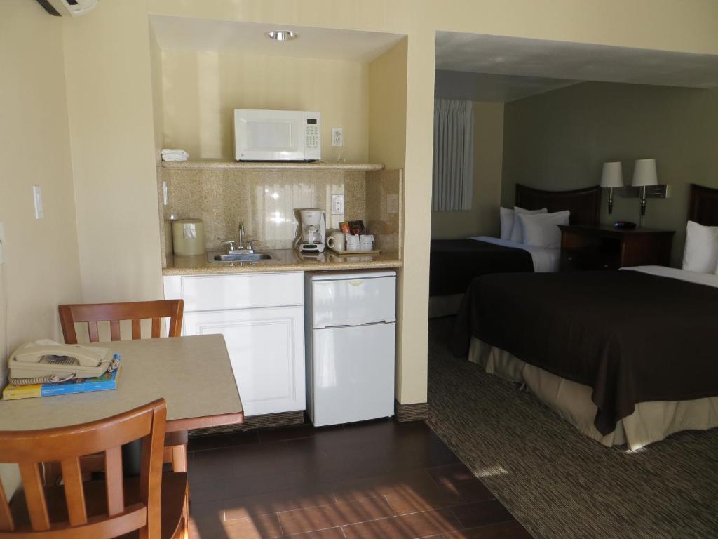 Coronet Motel - Queen Room Met Twee Queensize Bedden