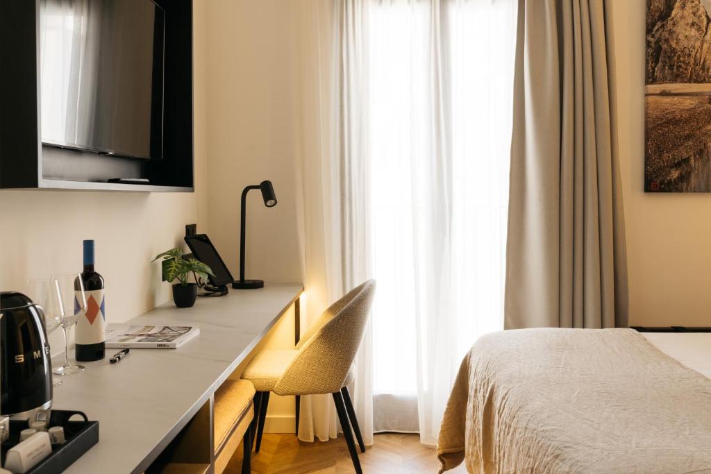 Boutique Hotel Petit Montisión - Resim 31