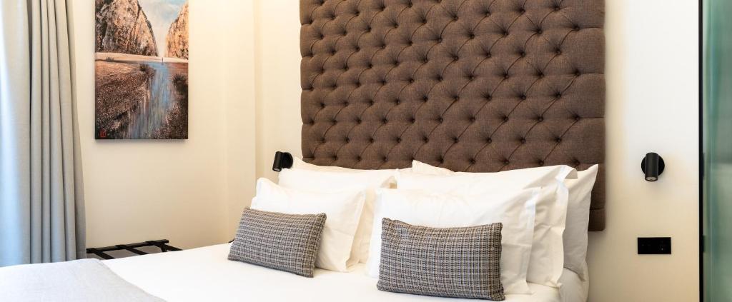 Boutique Hotel Petit Montisión - Resim 9