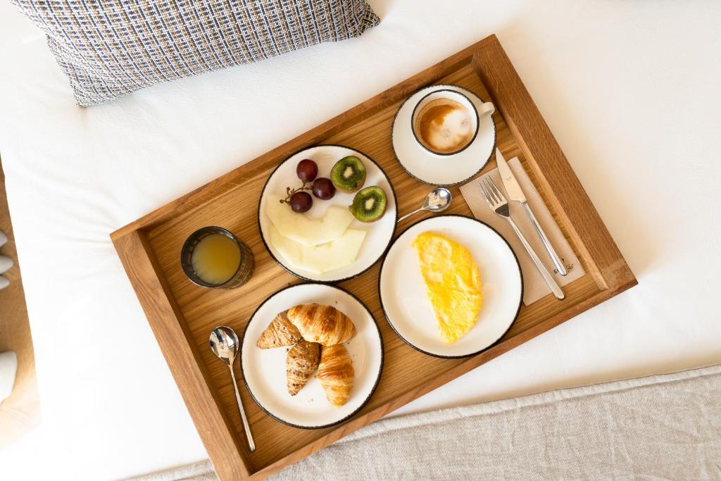 Boutique Hotel Petit Montisión - Resim 36