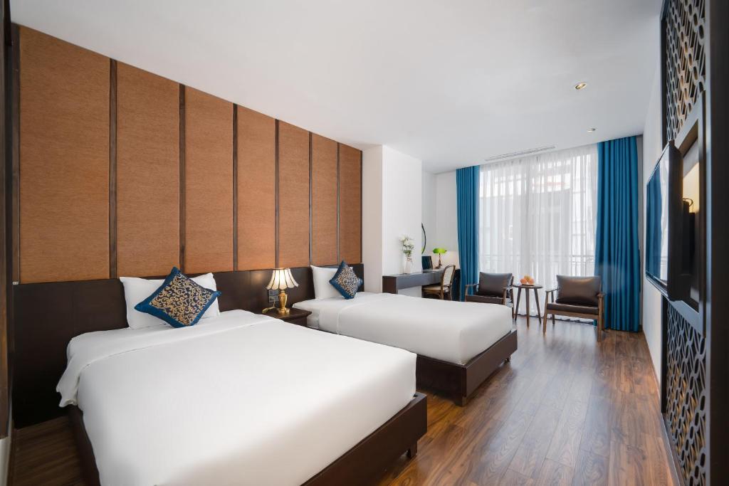 Phòng Deluxe 2 giường đơn với ban công