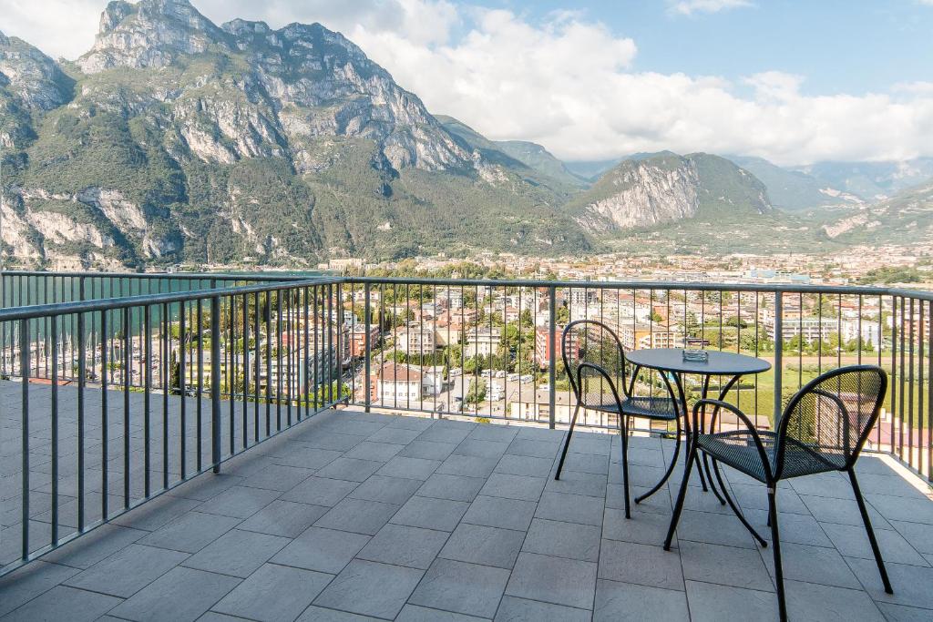 Nespecifikovaný výhled na hory nebo výhled na hory při pohledu z hotelu
