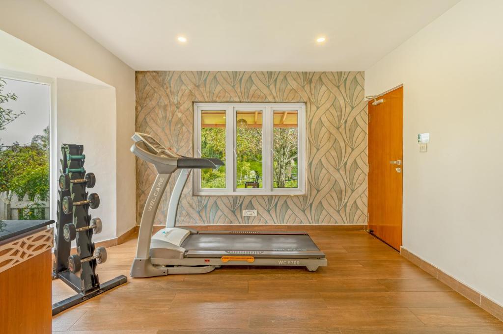 Fitness centrum a/nebo fitness zařízení v ubytování Sterling Ooty Elk Hill