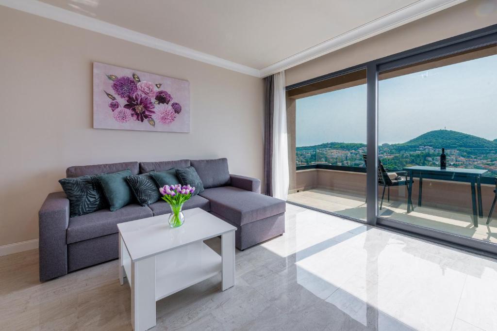 Nespecifikovaný výhled na hory nebo výhled na hory při pohledu z apartmánu
