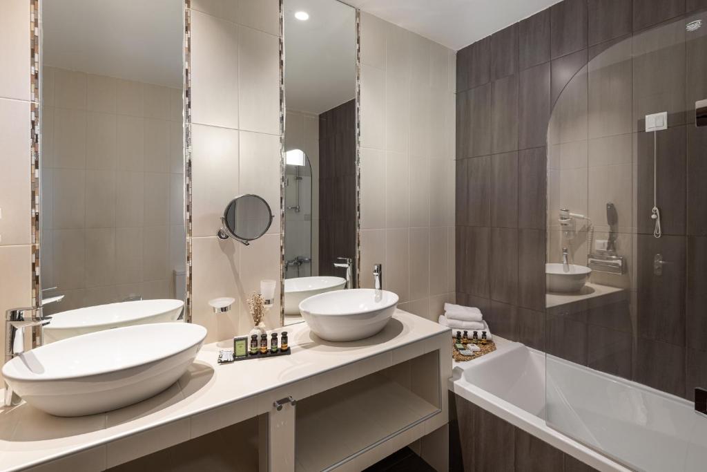 Blue Bay Halkidiki - Deluxe Double Room With Side Sea View