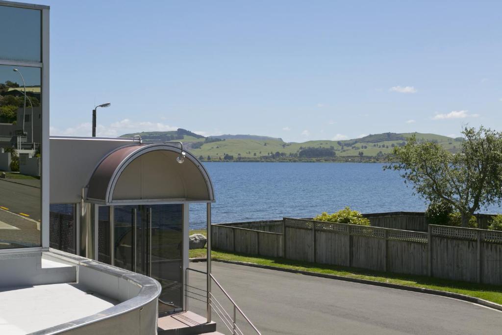 The Cove- On The Lake - Resim 36