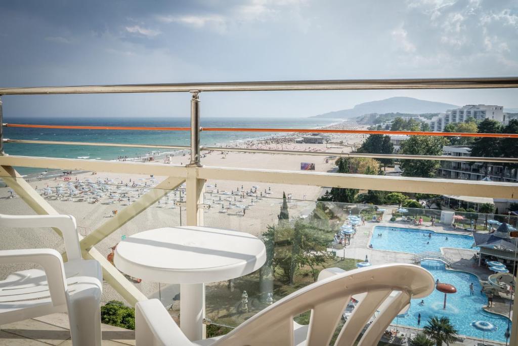 Superior Double Room with Balcony and Sea View