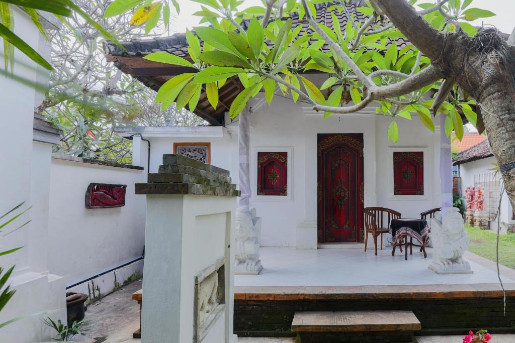 Balkón nebo terasa v ubytování Rumah Paros & Gallery