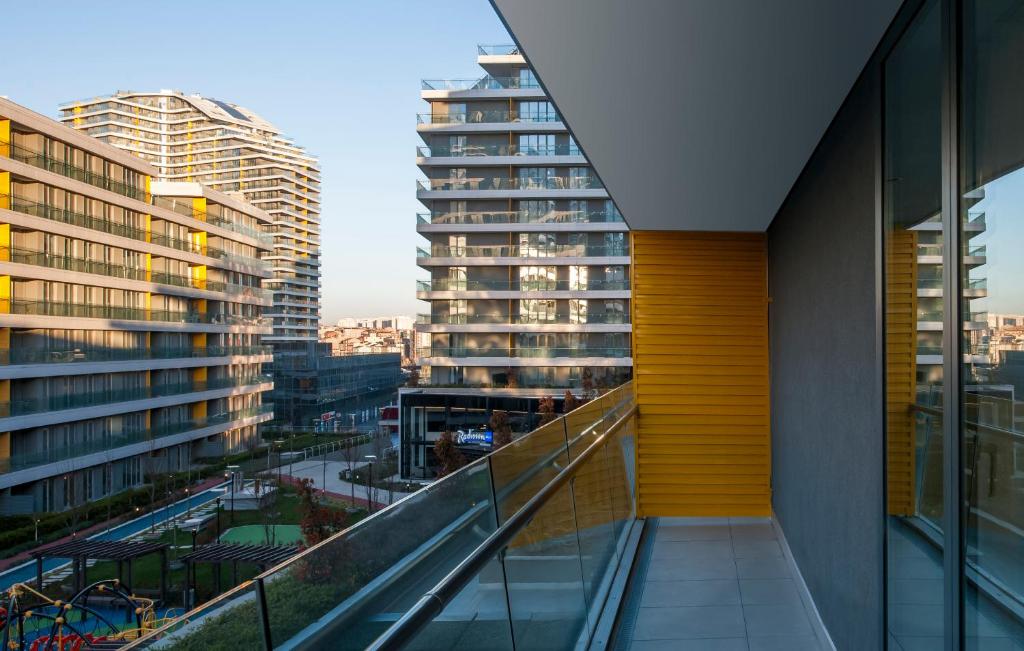 زندگی برتر باتیشهیر - The Superior Living Batışehir، زندگی برتر باتیشهیر