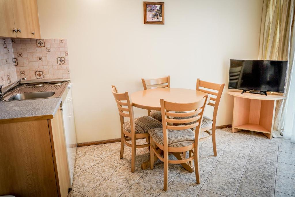 Two-Bedroom House with Free Aquapark Access